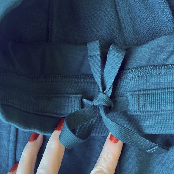 Alo Women’s High-Waist Sweatpants - Picture 4 of 7